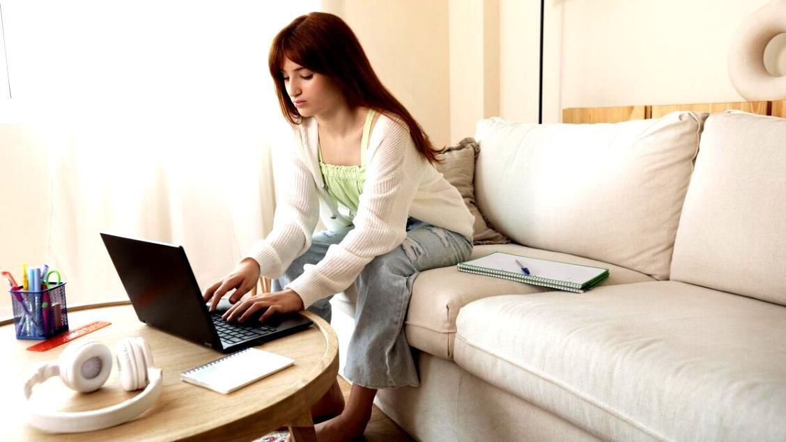 Professionelle Webinar-Umgebung mit moderner Ausstattung